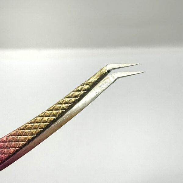 Pinça De Cílios Semi Curvada XZ Cromada - Imagem 2